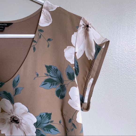 RW&Co  Floral Top - Picture 3 of 6